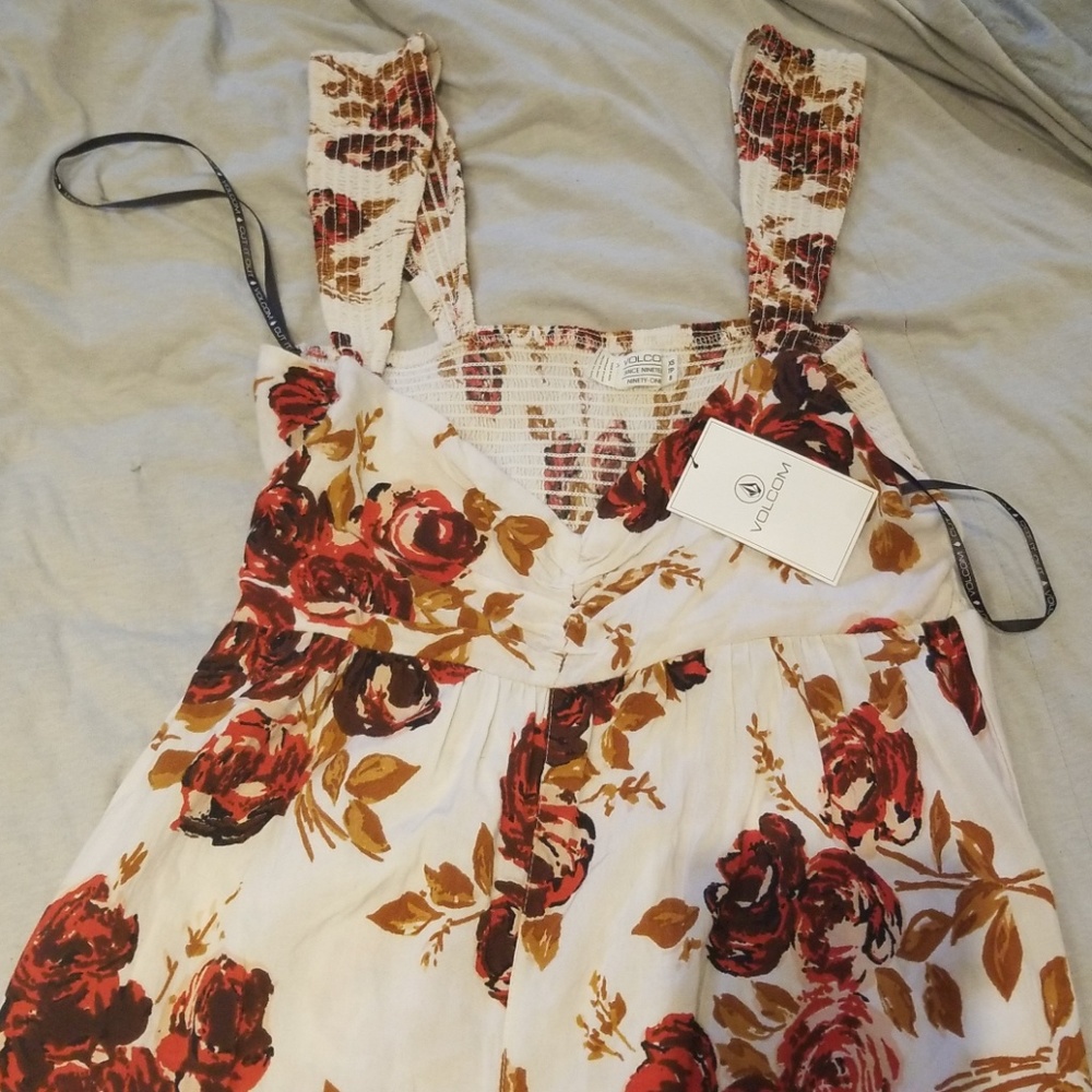 NWT,VOLCOM CAPRI JUMPSUIT
